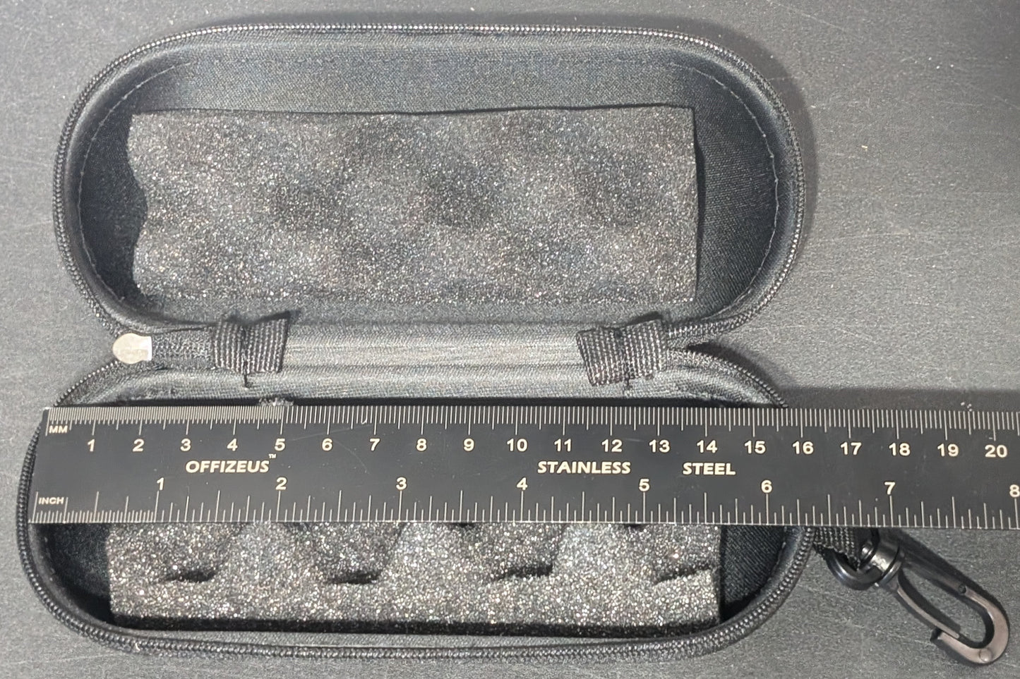 6.5" Black Medium Padded Hard Case w/ Hook Latch for Hand Pipes